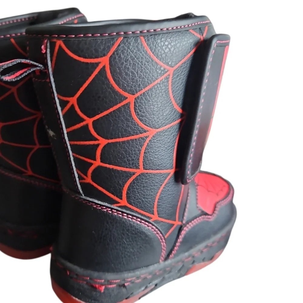 MARVEL Spider-Man Little Boys/Toddler Spider-man Winter Snow Boots.